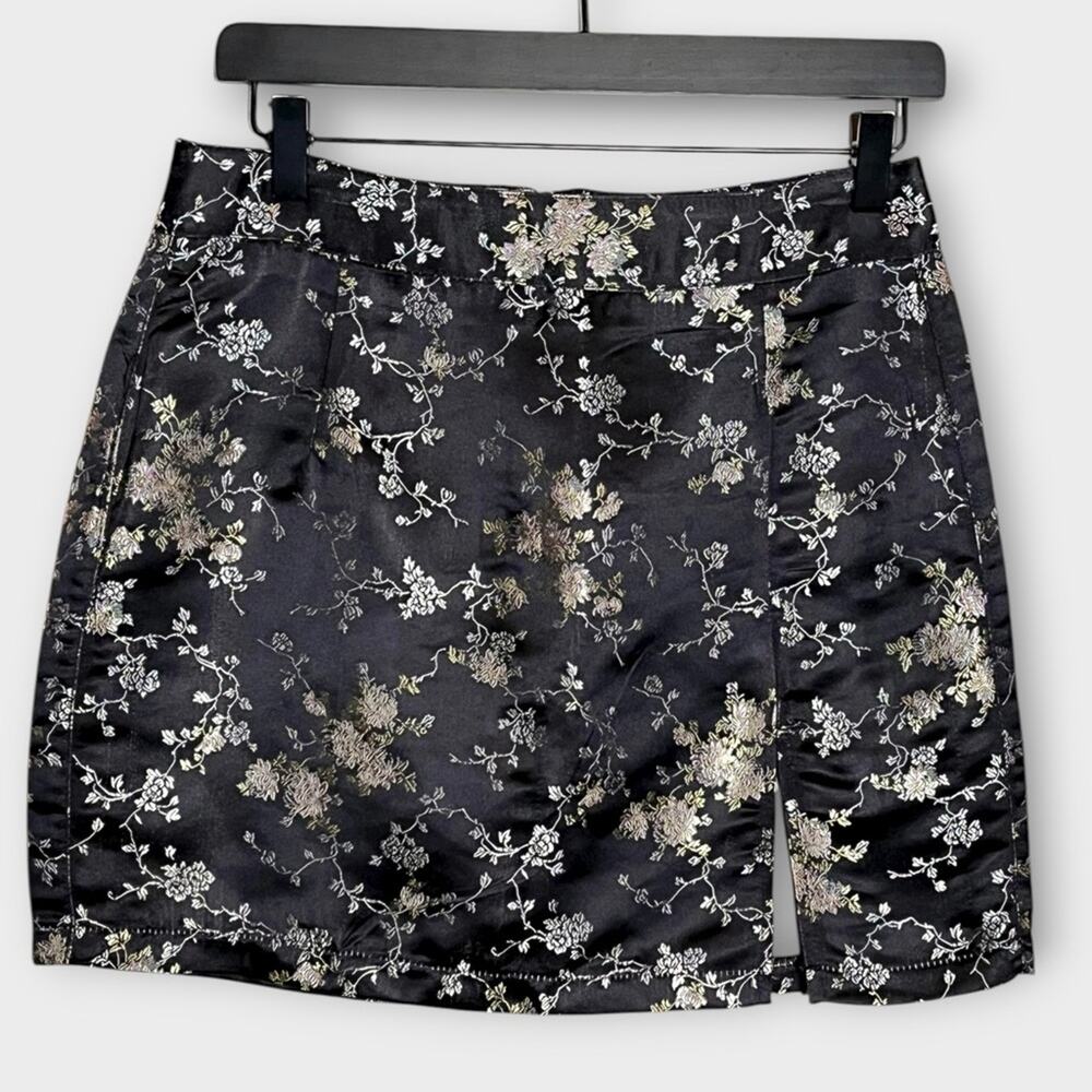 LIONESS The Lola Black Metallic Floral Satin Jacquard Mini Skirt Size Small - Picture 2 of 9